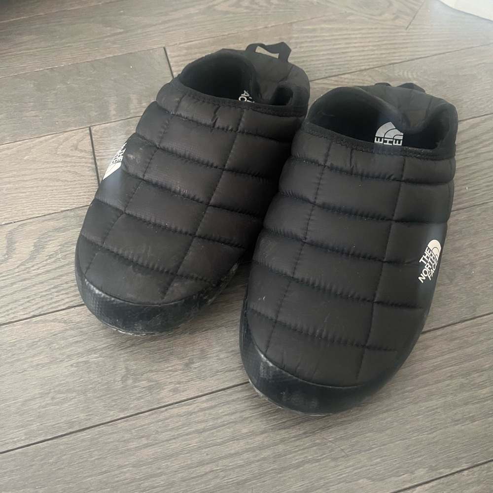 The North Face Black Quilted Slippers